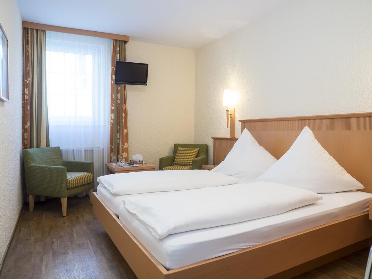 Weingutshotel Piesporter Goldtroepfchen Exterior foto